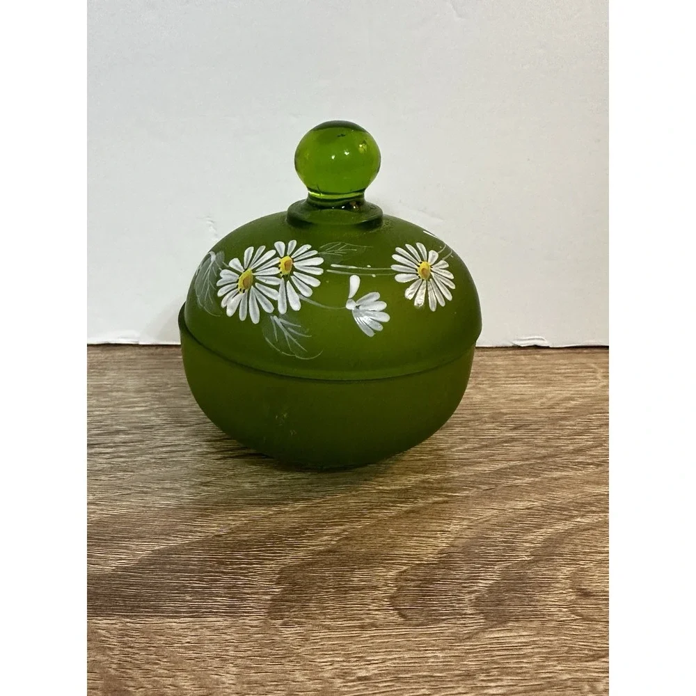 Vintage Westmoreland Lidded Trinket Jewelry Dish Green Mist Hand Painted Daisies